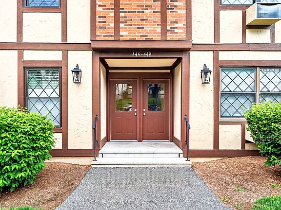 4th image of 448 Sierra Vista Ln
