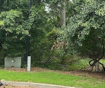 2nd image of 4085 Hogans Mill Ln