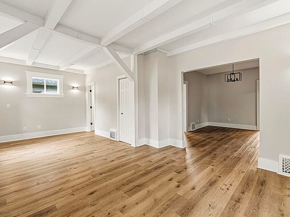 4th image of 1114 E Bowman St