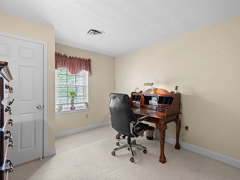 700 Brookside Dr #J — Photo 24