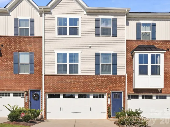 2586 Grantham Place Dr, Fort Mill, SC 29715