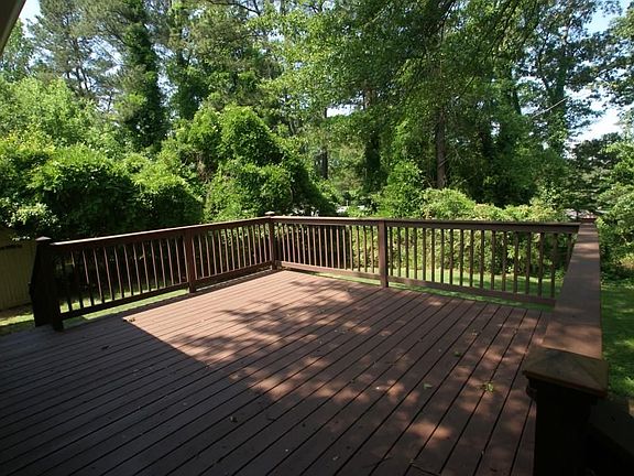 4th image of 819 Wayland Ct SE