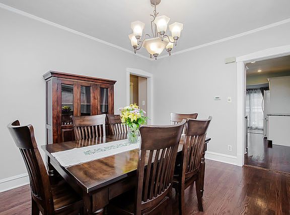 2nd image of 5727 N Melvina Ave