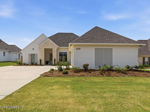 2nd image of 429 Aurora Cir