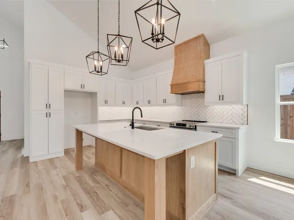 110 Hesed St, Greenville, TX 75402