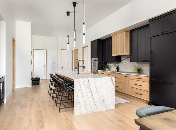 4th image of 505 Oak St N #514