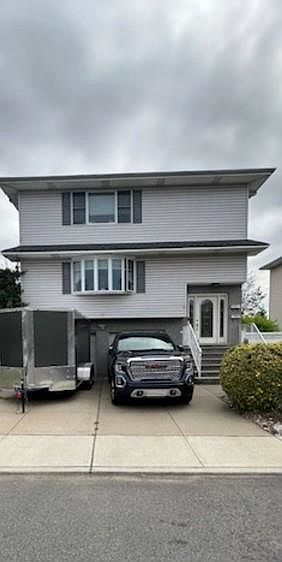 1st image of 17 Acorn Rd #2