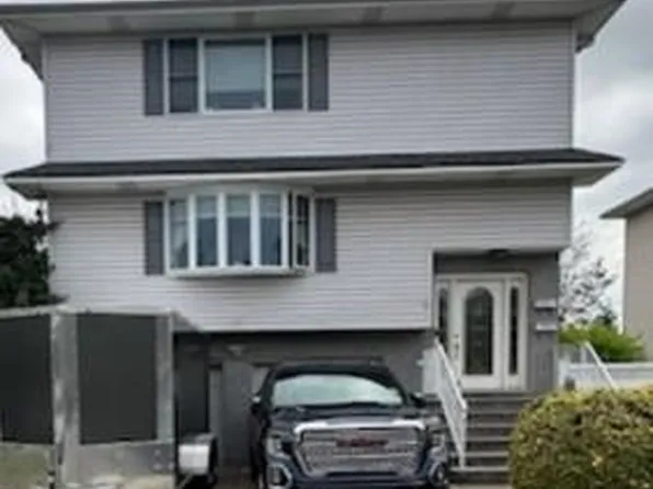 17 Acorn Rd #2, Secaucus, NJ 07094
