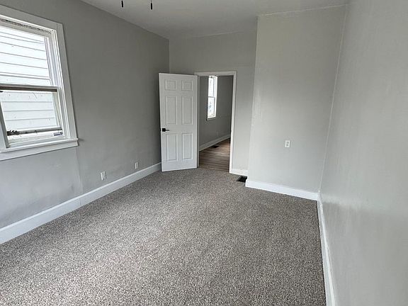 4th image of 2219 Fletcher St