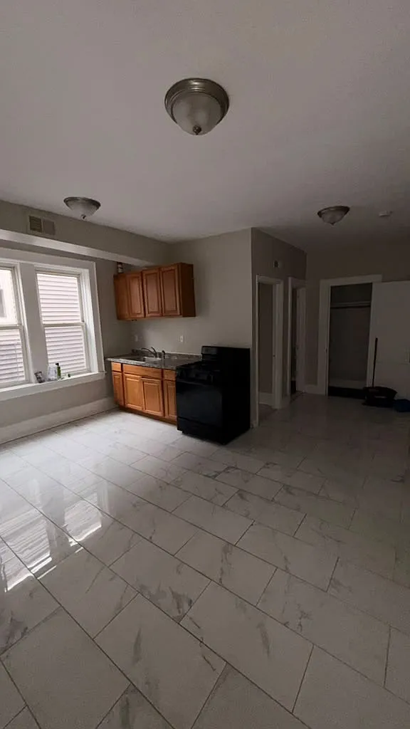 2 bed, $1,700 — Photo 4