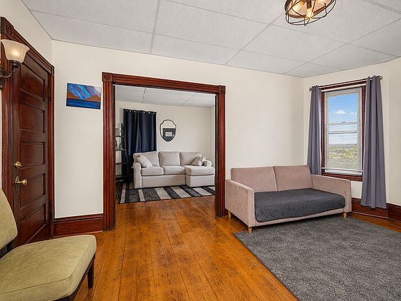 5th image of 60 Esther St #2