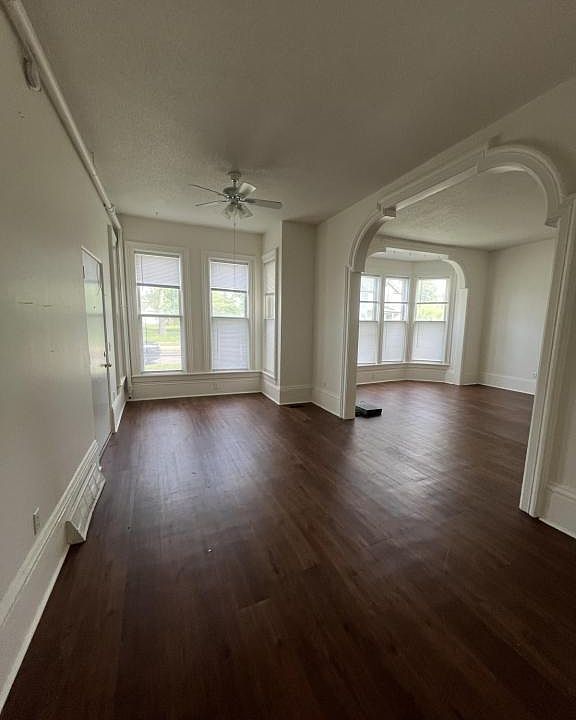 1st image of 427 W Muskegon Ave #4
