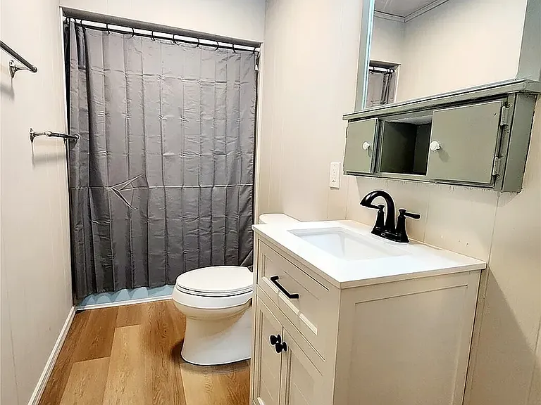 906 W Anderson St — Photo 1
