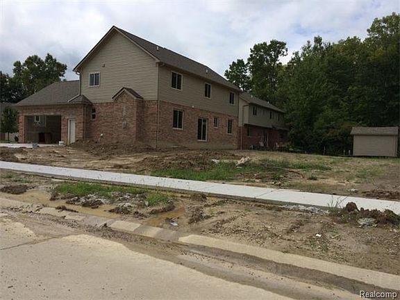 3rd image of 31646 Glen View Ln