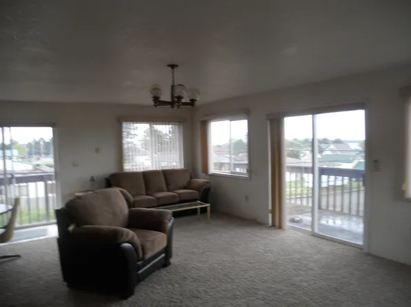 297 S Wall St, Coos Bay, OR 97420