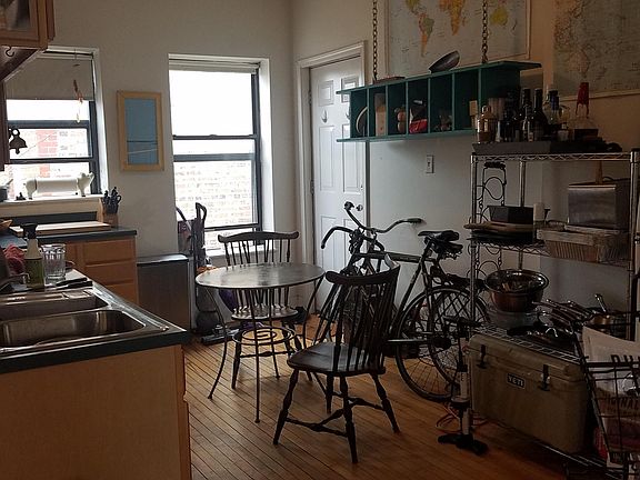 5th image of 625 N Oakley Blvd #2