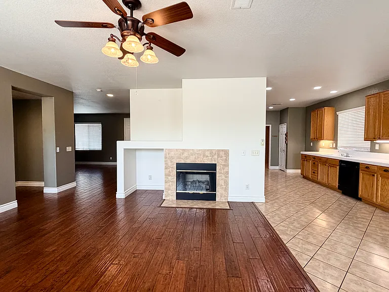 1884 Pinnacle Way — Photo 14