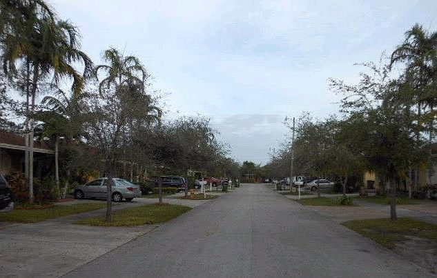 2nd image of 213 SW 15th Ter