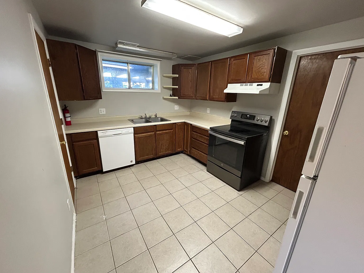 3 bed, $1,150 — Photo 2