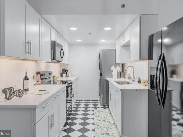 5911 Edsall Rd APT 708, Alexandria, VA 22304