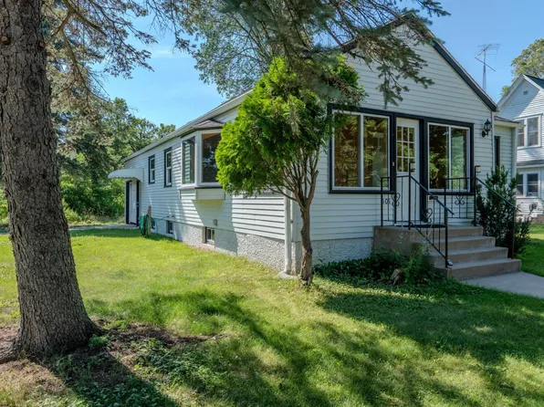 501 2nd St NE, Little Falls, MN 56345