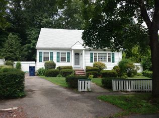 14 Westmoor Cir, West Roxbury, MA 02132