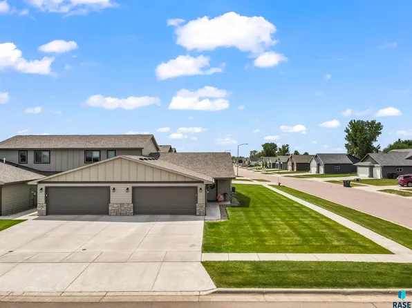 1101 E Ryan Dr, Tea, SD 57064