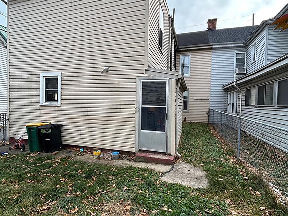 5th image of 139 E Catherine St