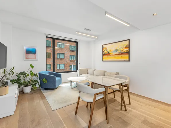 429 Kent Avenue image 2 of 18