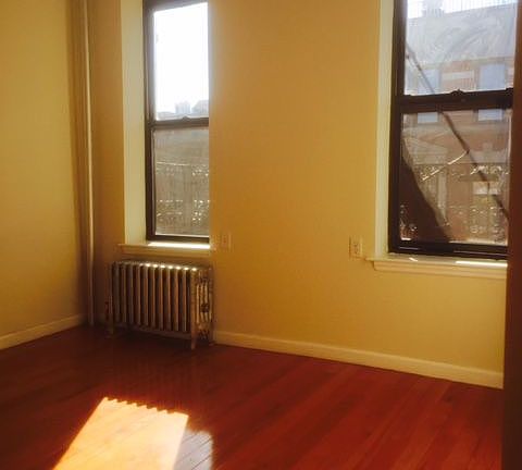 5th image of 165 W 4th St APT 22