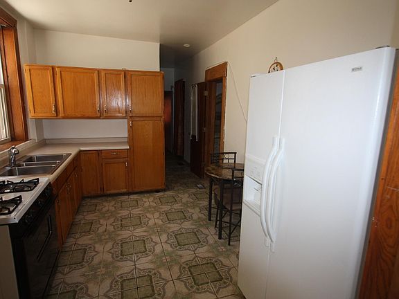 2nd image of 3002 W Diversey Ave #1R