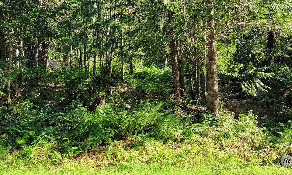 1st image of 140 E Forest Drive
