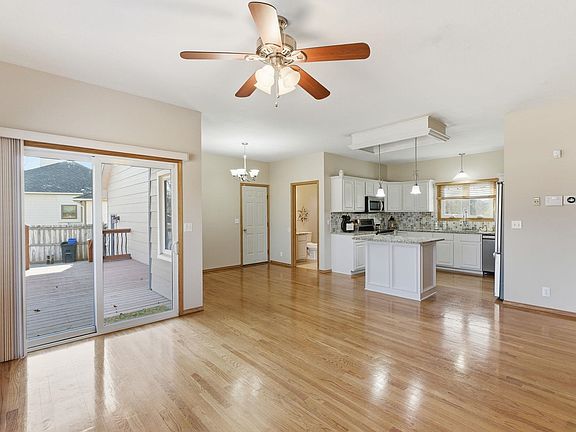5th image of 15026 E Black Oak St