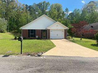 199 Page Dr, Pontotoc, MS 38863
