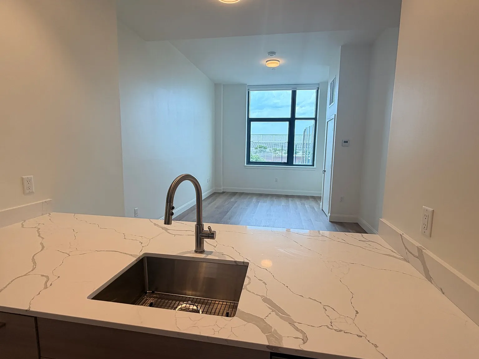 1 bed, 1.0 bath, $3,000 — Photo 4