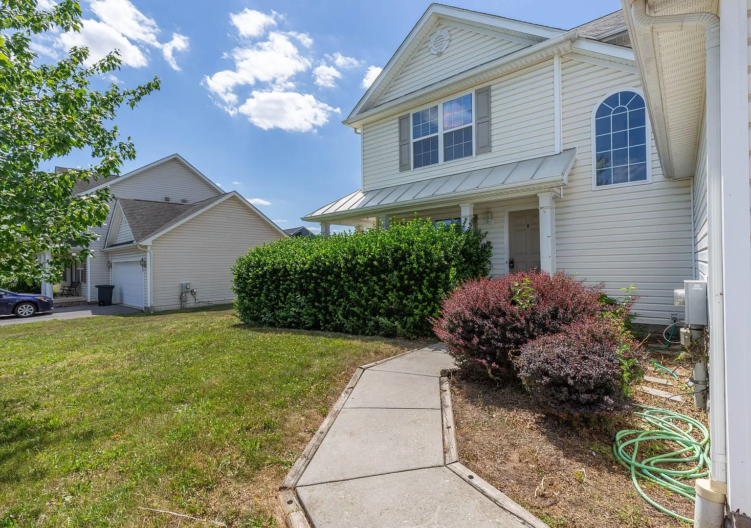3 Bed, 2.5 Bath, Single Family Home in Martinsburg, WV — Photo 3