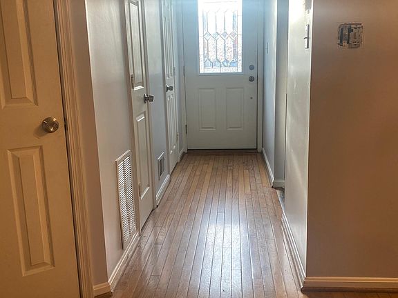 Front entrance hall way