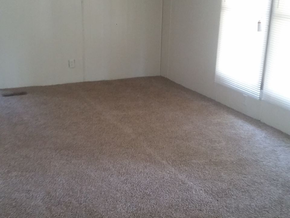 2nd image of 35 Lynn St