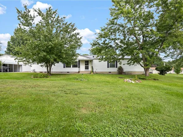 1804 Cherry St, Trenton, MO 64683