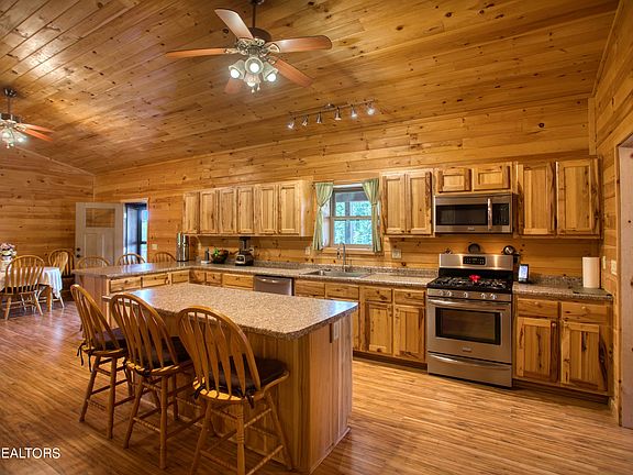 5th image of 1240 Louvaine Rd