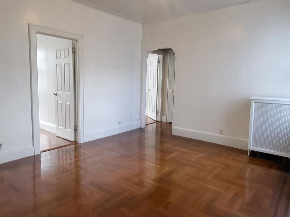 2nd image of 1823 Radcliff Ave