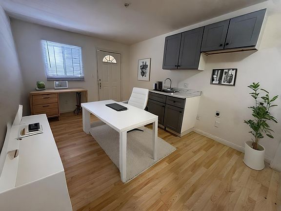 3rd image of 112 N Croft Ave APT 7