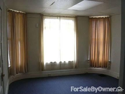 4th image of 2628 N Peoria Ave
