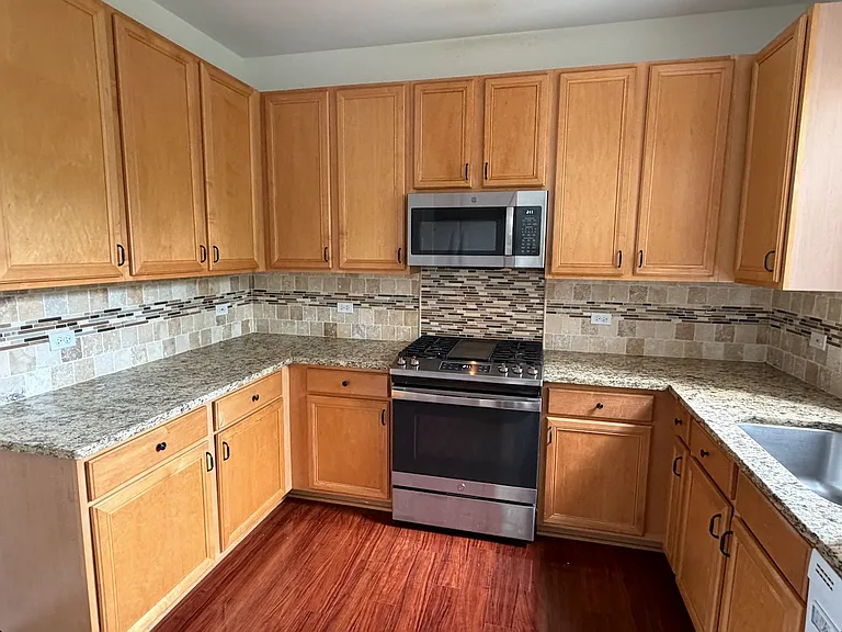 2392 Sunrise Ct — Photo 4