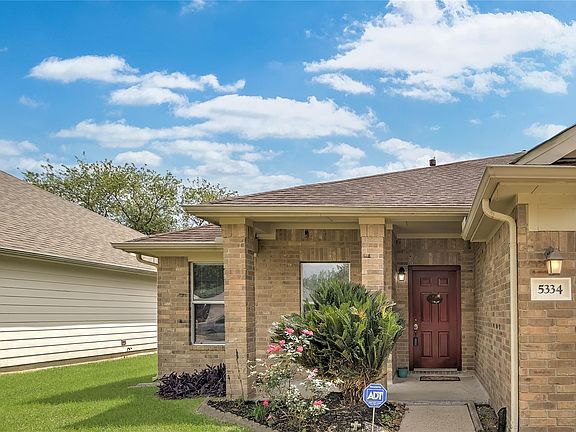 3rd image of 5334 Cinnamon Lake Dr