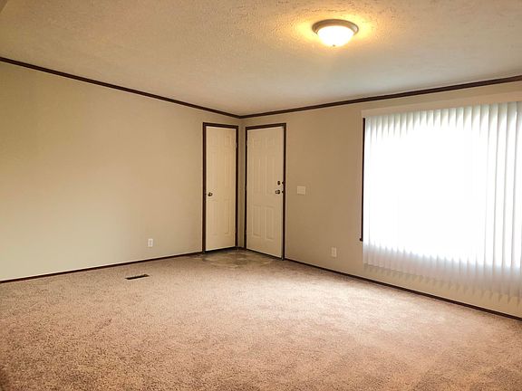 2nd image of 4119 Riverview Cir