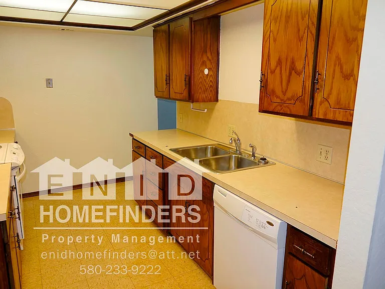 2513 E Cedar Ave — Photo 7