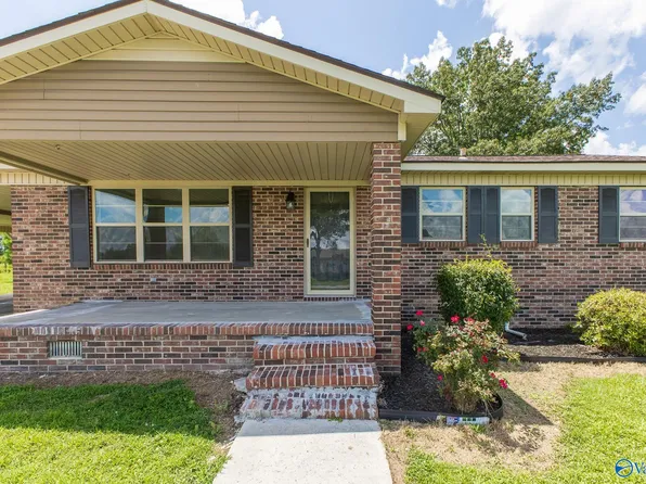 16823 Parker Rd, Athens, AL 35611