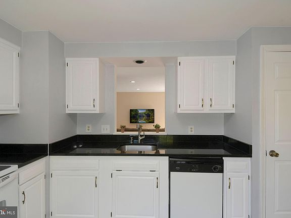 5th image of 7109 Latour Ct