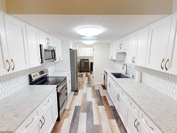 2nd image of 7468 Prairie Lake Dr